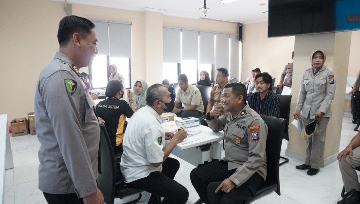 Cek Kesehatan Berkala, Melalui Pemeriksaan Kesehatan Gigi Anggota Polresta Sidoarjo