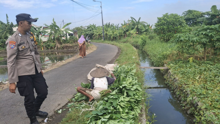 Polsek Wonoayu Cek Pengolahan Lahan Kosong Guna Dukung Program Ketahanan Pangan